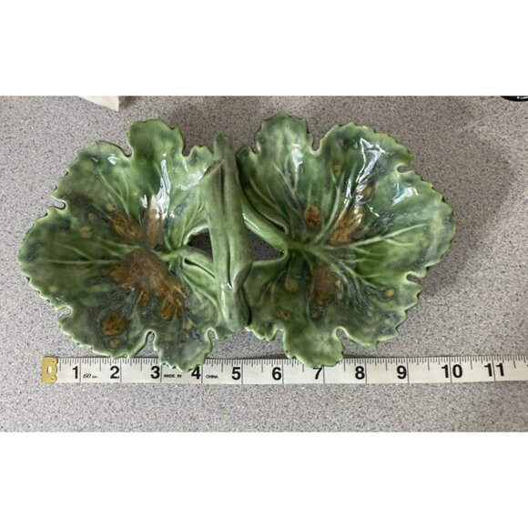 Glazed Double Cabbage Leaf Nut Candy Tidbit Dish With Handle Green Vtg - Picture 9 of 10